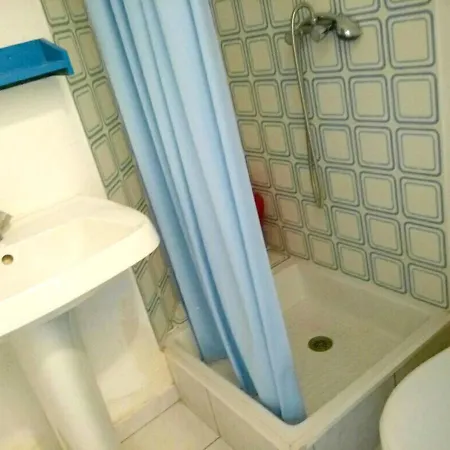 Apartment De 2 Chambres Avec Piscine Partagee Et Terrasse Amenagee A A 2 Km De La Plage *
