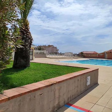 De 2 Chambres Avec Piscine Partagee Et Terrasse Amenagee A A 2 Km De La Plage Apartment