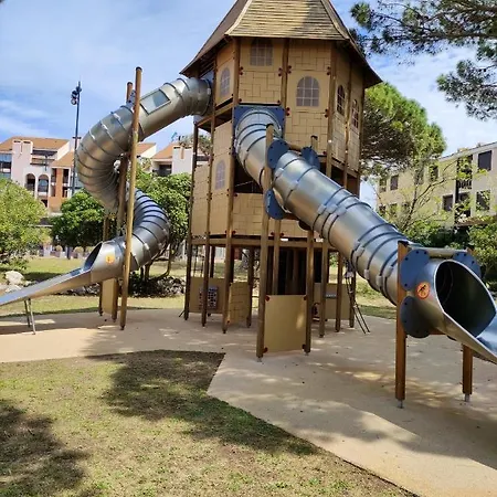 De 2 Chambres Avec Piscine Partagee Et Terrasse Amenagee A A 2 Km De La Plage